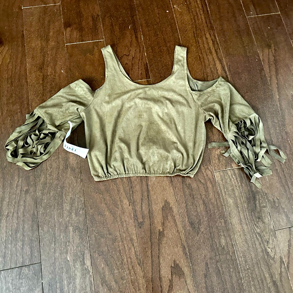 NWT! Martini Size Large L Tan Cold Shoulder Fringe Crop Top